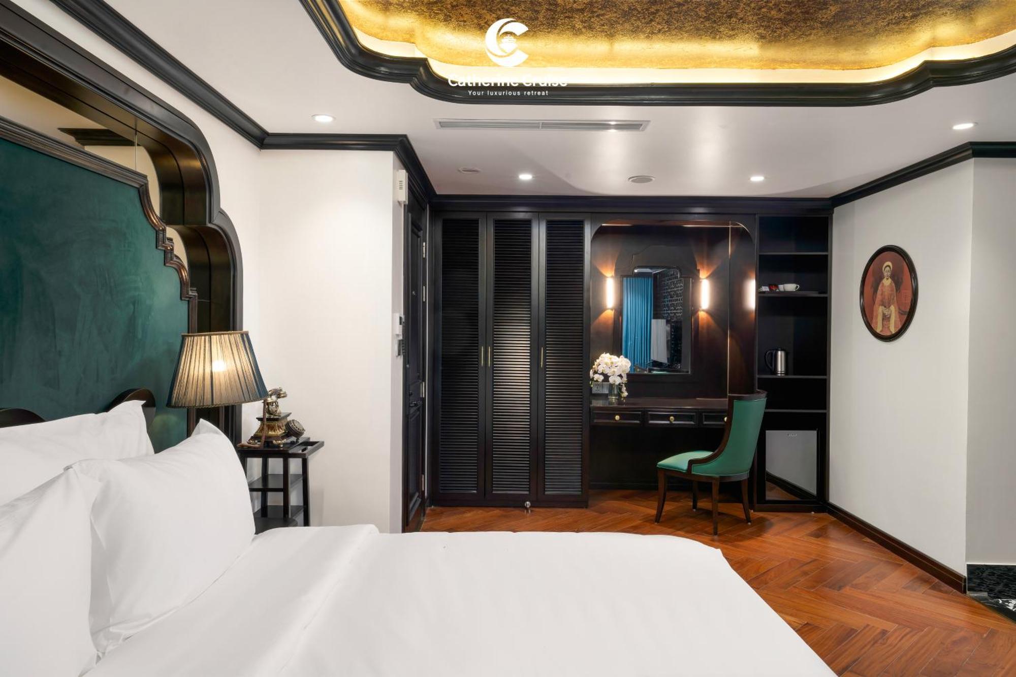 Catherine Cruises Ha Long Bay Extérieur photo
