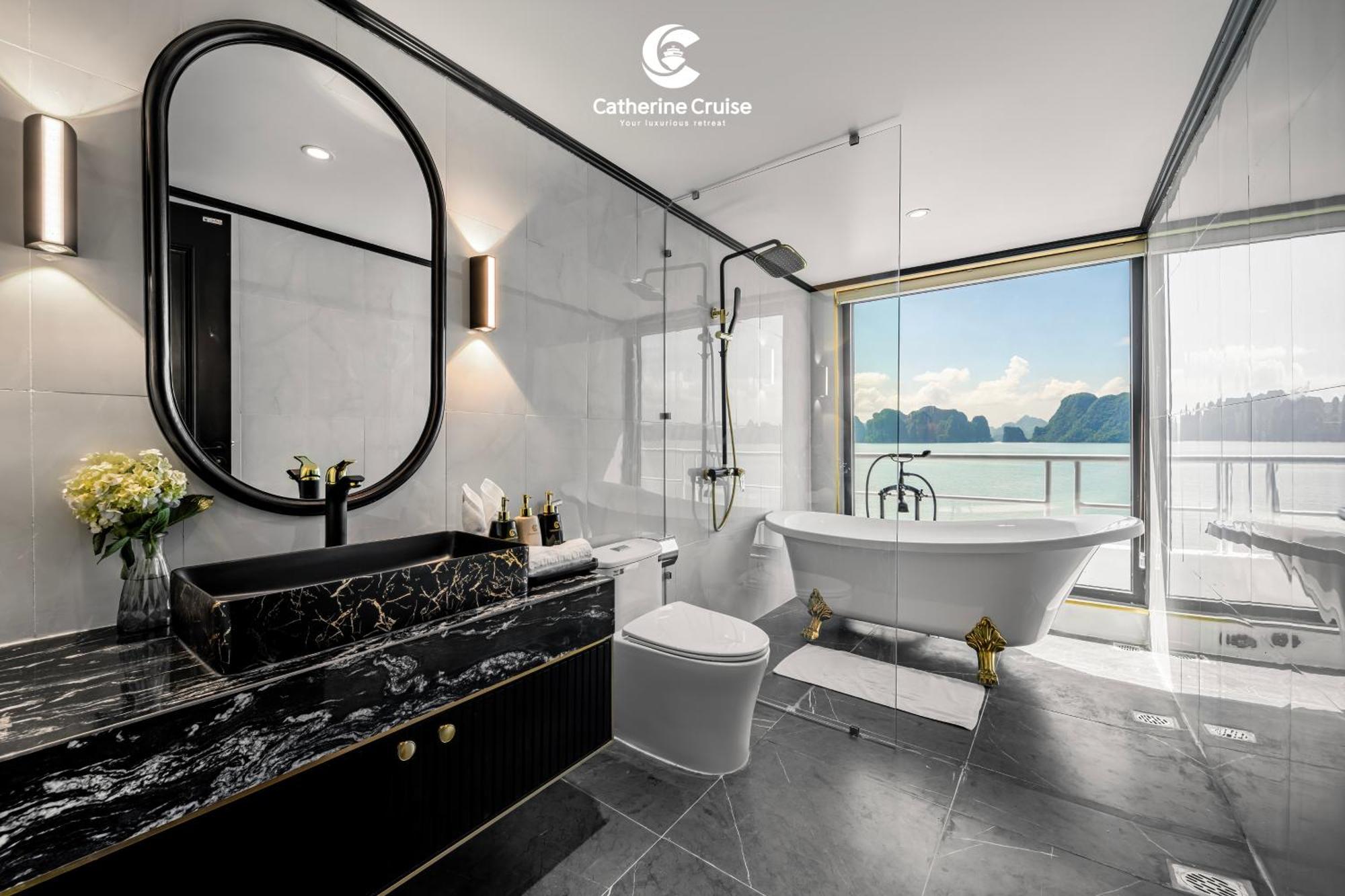 Catherine Cruises Ha Long Bay Extérieur photo