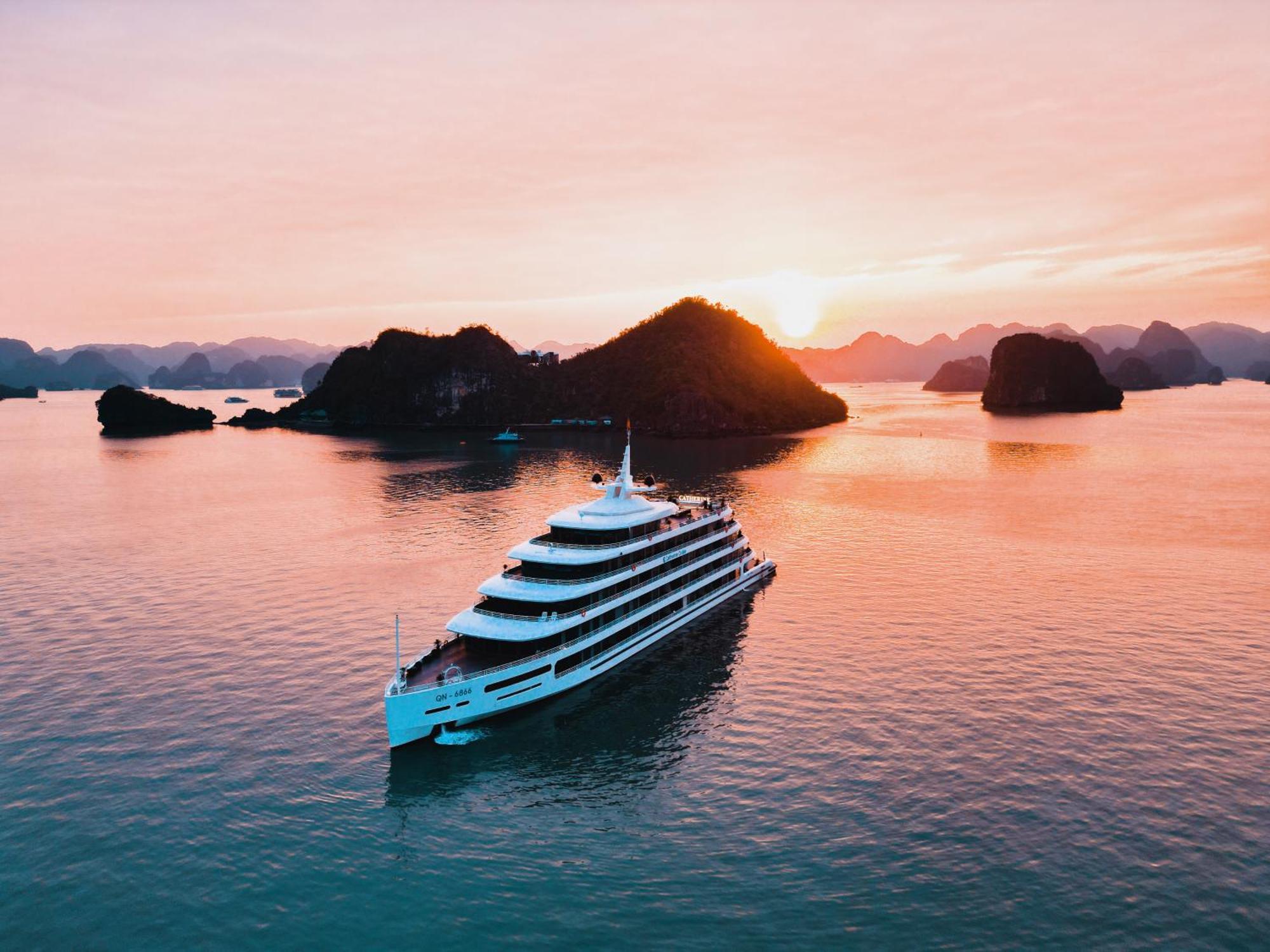 Catherine Cruises Ha Long Bay Extérieur photo