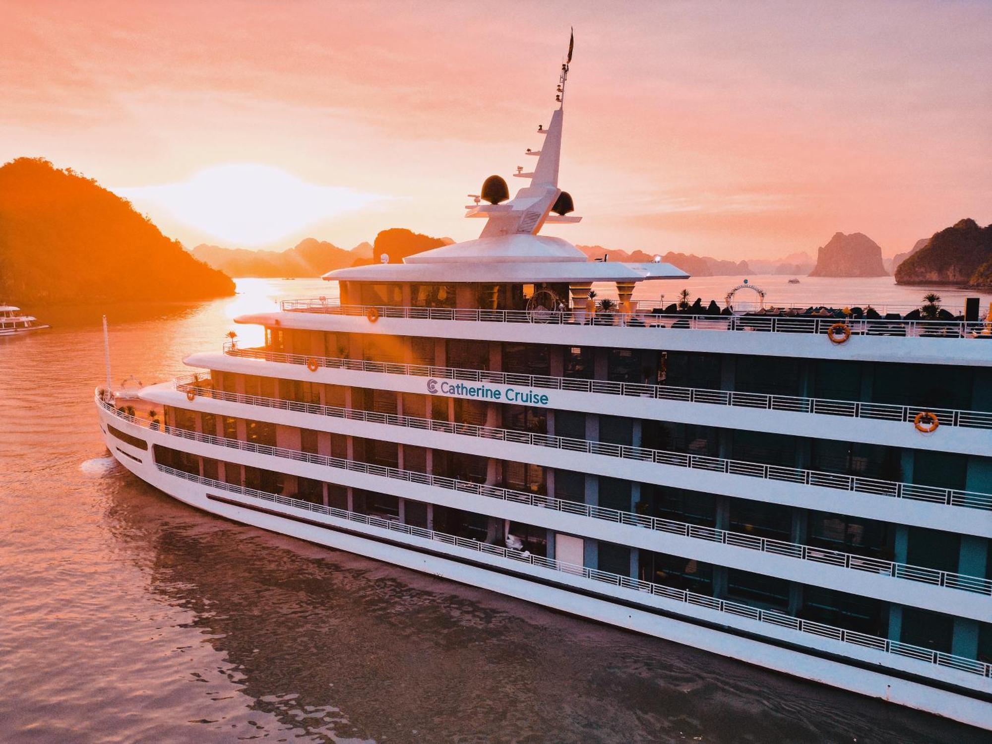 Catherine Cruises Ha Long Bay Extérieur photo